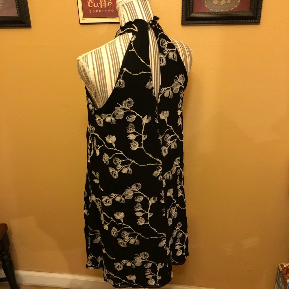 F21 black embroider sleeveless swing dress size S - Picture 4 of 8